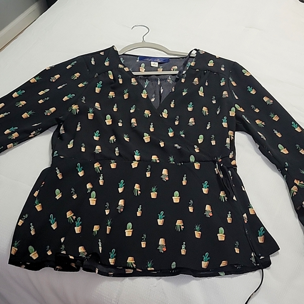 Cute cactus top size L pots graphic francesca's